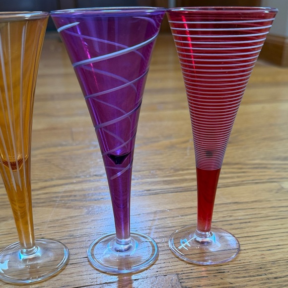 Vintage Etched Colorful Patterned Glasses Approx 6.5 inches tall 2.5 in width - Picture 16 of 16